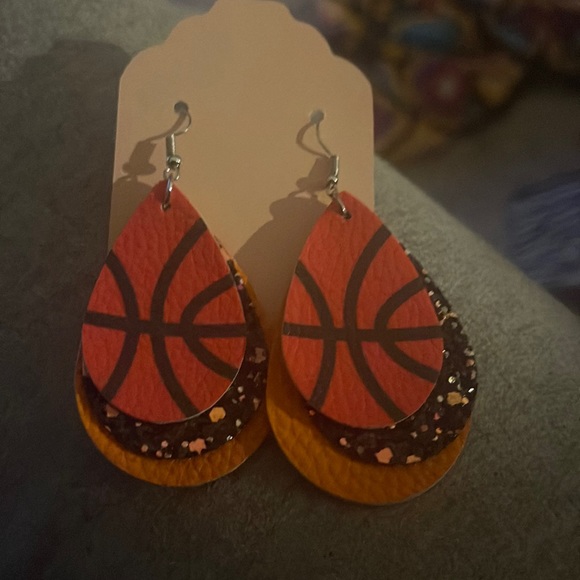 Tear-Drop Basketball 🏀 Earrings - Picture 1 of 2